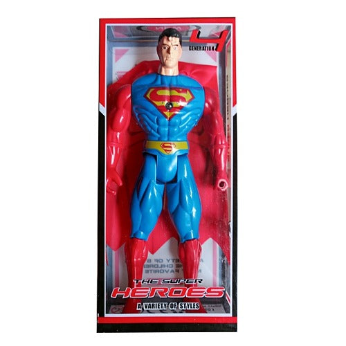 Figurine Superman en costume bleu et cape rouge, présentée dans sa boîte vitrine