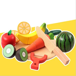 8 fruits et légumes en bois à découper avec planche, couteau et éplucheur