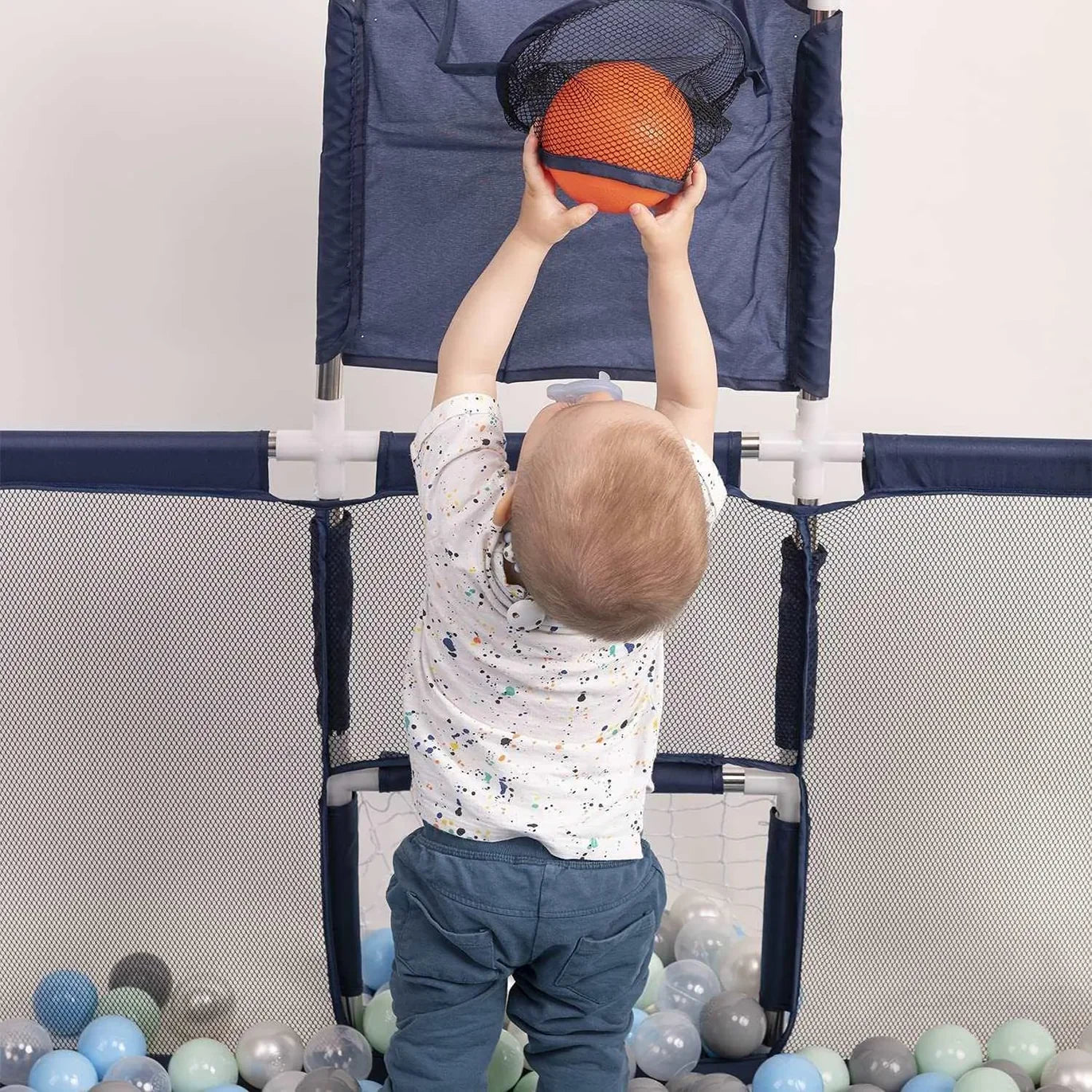 Parc bébé avec foot et basket + 20 Balles colorées