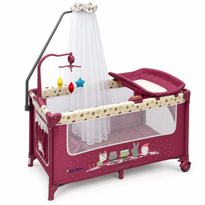 Lit parapluie Mon Bébé bordeaux de trois quarts, montrant les fenêtres en filet, la poche de rangement et les roulettes