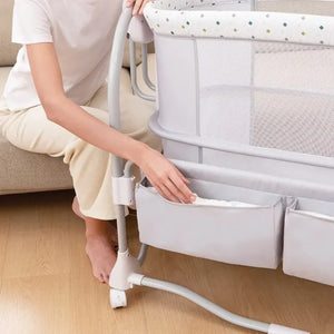 Rangements latéraux du berceau cododo Mastela et roue avec frein