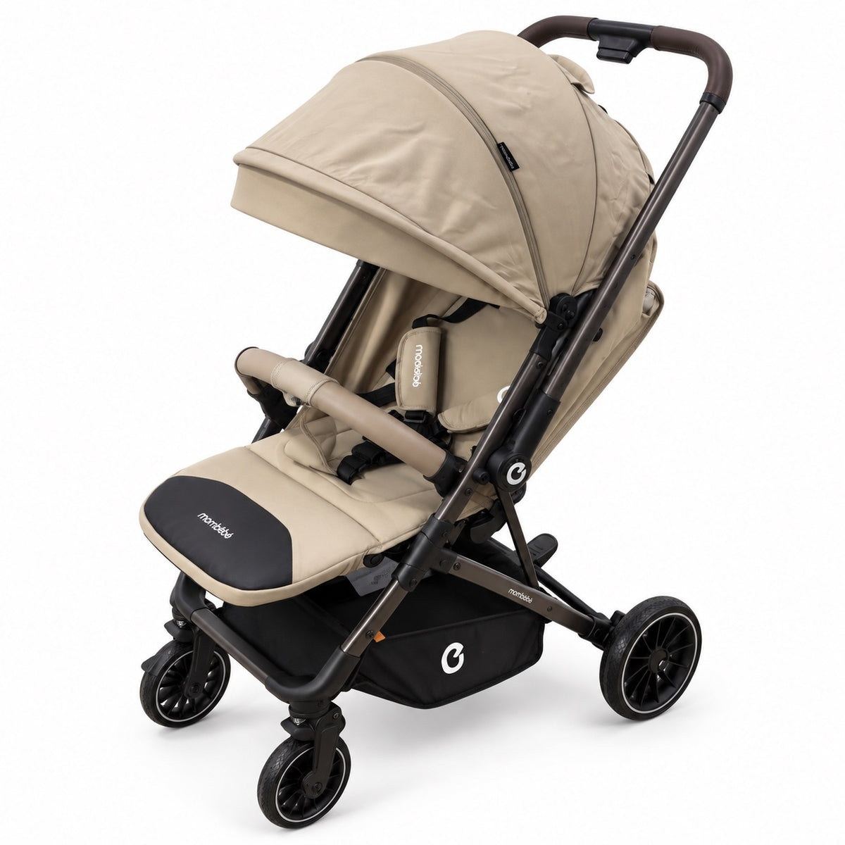 Poussette compacte monbébé beige à châssis anthracite, grandes roues arrière à rayons et arceau rembourré