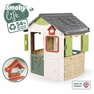 Caractéristiques Smoby Life Jura Lodge : 54 % de matière recyclée, fabriqué en France et mangeoire à oiseaux