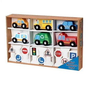 Boîte du set de véhicules en bois Mini Matters, 6 véhicules et 9 panneaux rangés dans leurs compartiments