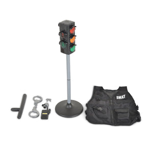 Contenu du coffret CXL : feu tricolore sur pied, gilet, matraque, menottes avec clés et talkie-walkie