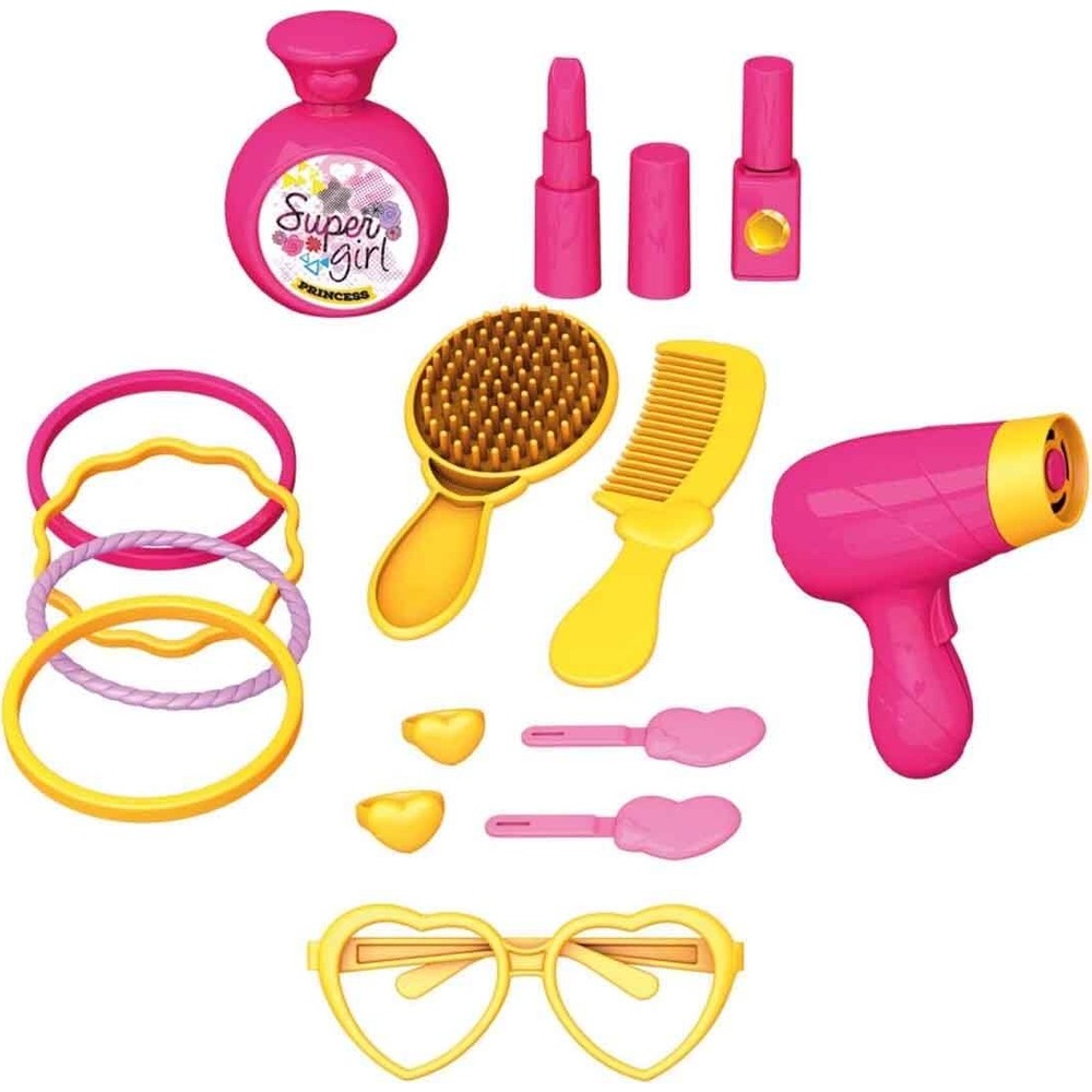 Les 15 accessoires inclus : sèche-cheveux, brosse, peigne, parfum, bracelets et lunettes cœur
