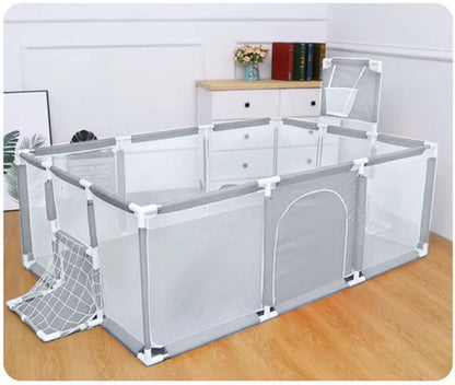 Parc bébé avec foot et basket + 20 Balles colorées