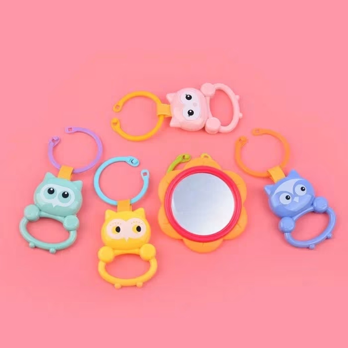 Les 5 hochets amovibles : hibou, ourson, chaton, singe et miroir fleur