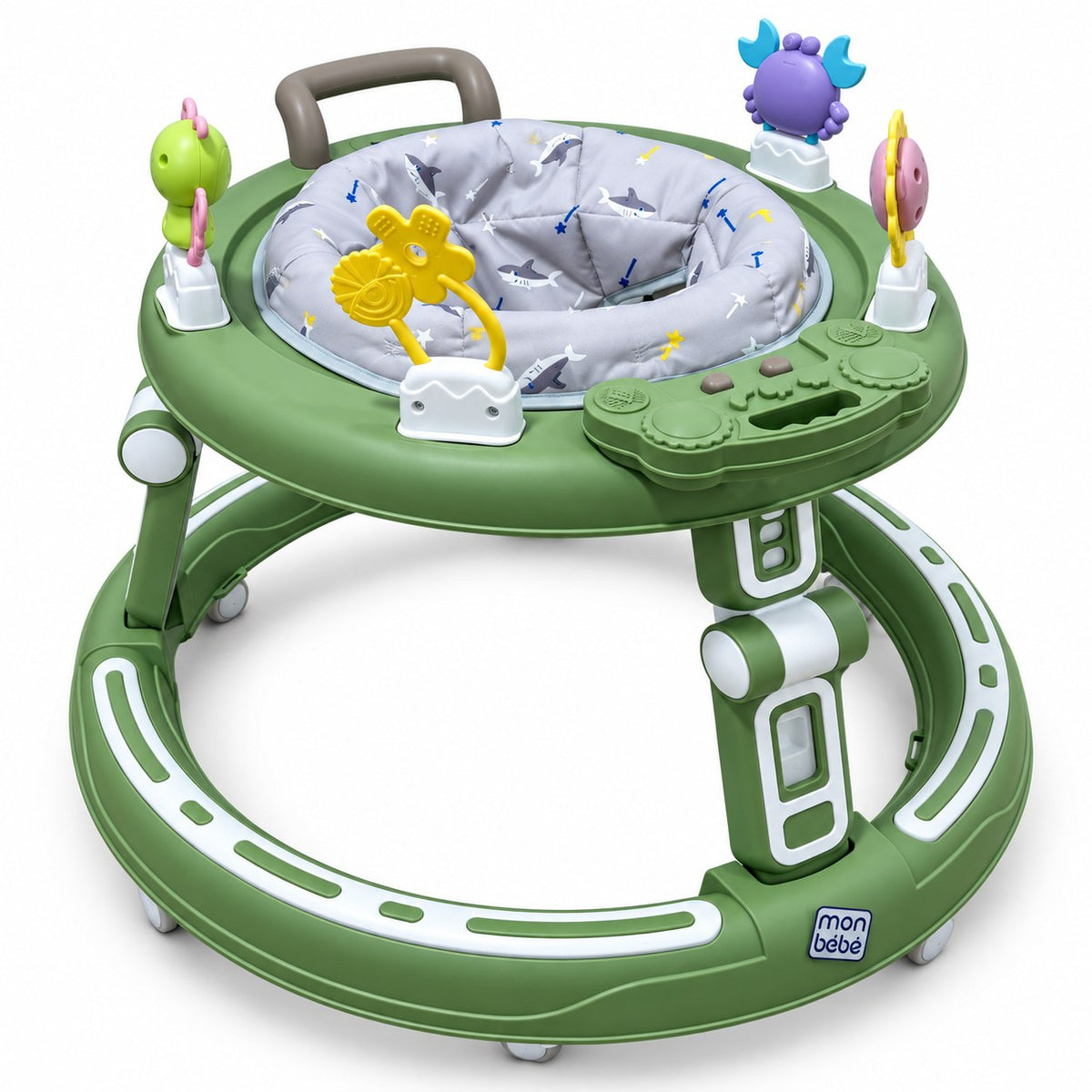Trotteur monbébé vert kaki vu de trois quarts : assise matelassée motif requins, crabe, chenille et poisson amovibles, panneau d'éveil
