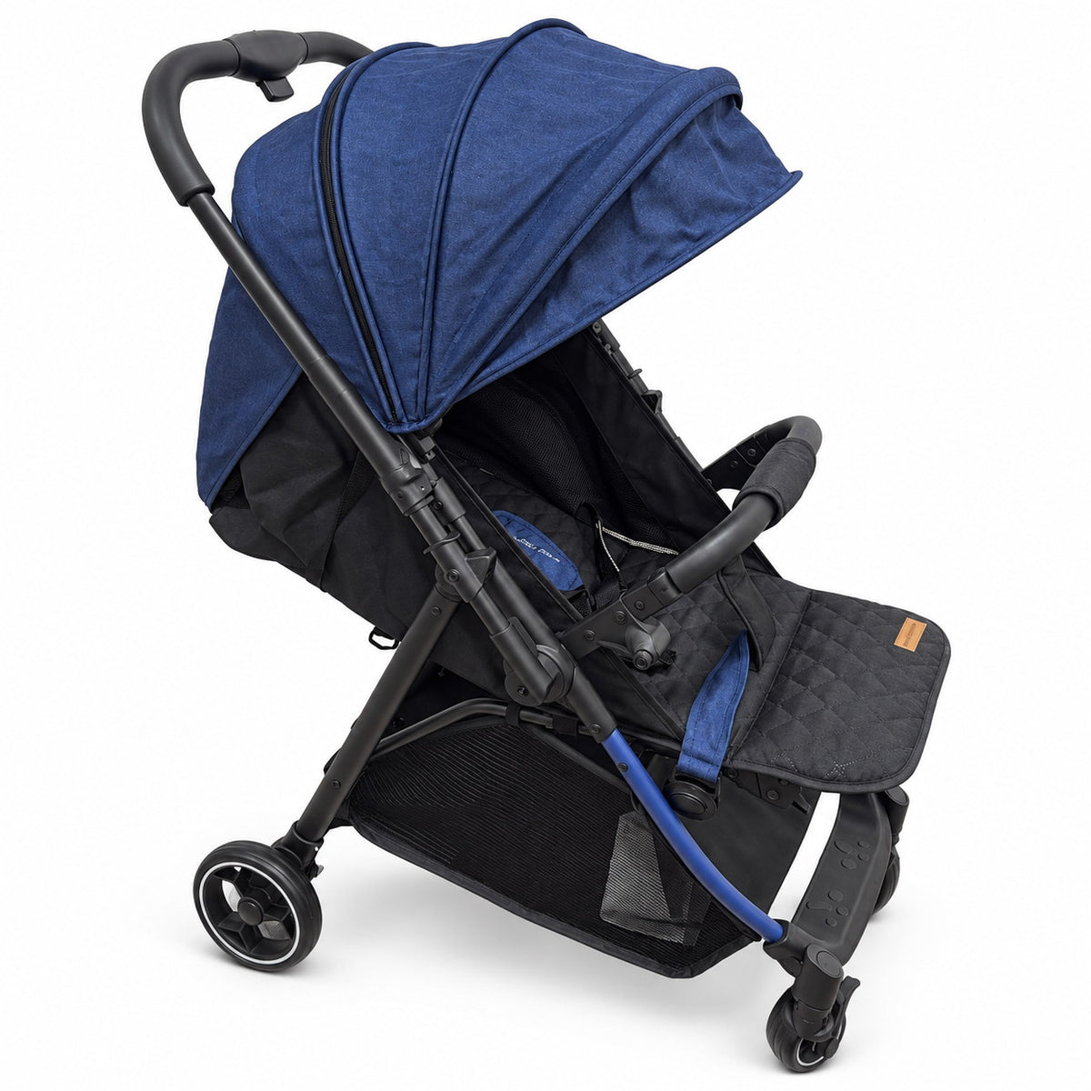 Poussette compacte bleu marine dossier incliné, capote déployée, couvre-jambes matelassé et panier filet, châssis noir
