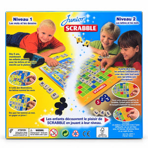 Dos de la boîte Scrabble Junior : niveau 1 les mots et les dessins dès 5 ans, niveau 2 les lettres et les mots dès 6 ans, et contenu du jeu