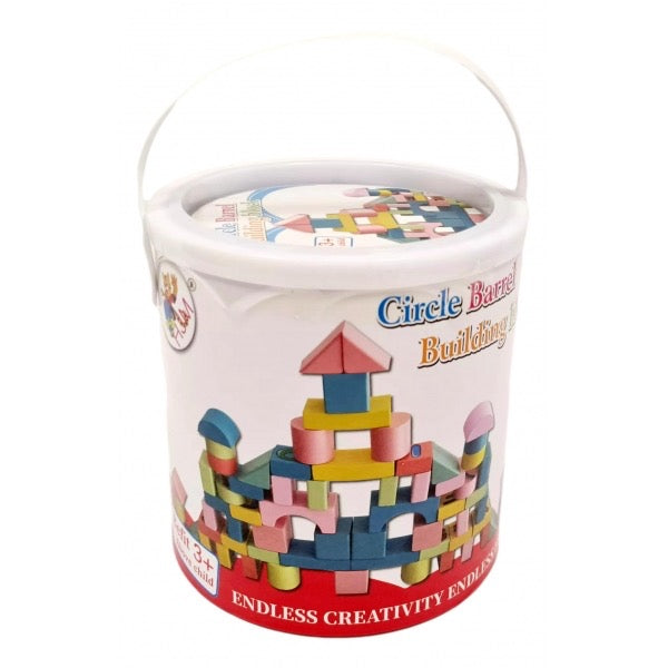 Seau de rangement blanc contenant 50 cubes en bois colorés pour jeu de construction, dès 3 ans