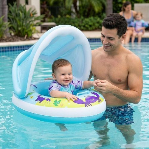 Bébé dans la bouée SunnyFloat avec un parent