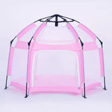 Tente et parc de jeux pop-up hexagonale rose avec parois en filet et porte zippée