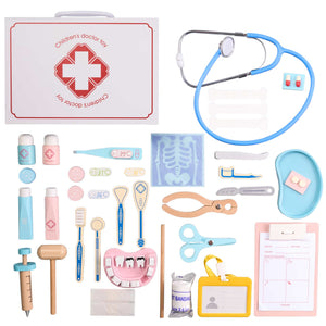 Les 47 pièces en bois du kit docteur et dentiste : stéthoscope, thermomètre, radio, mâchoire, instruments et pansements
