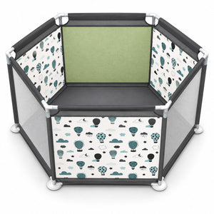 Parc bébé hexagonal Vivakids monté, panneaux montgolfières et tapis de sol intégré